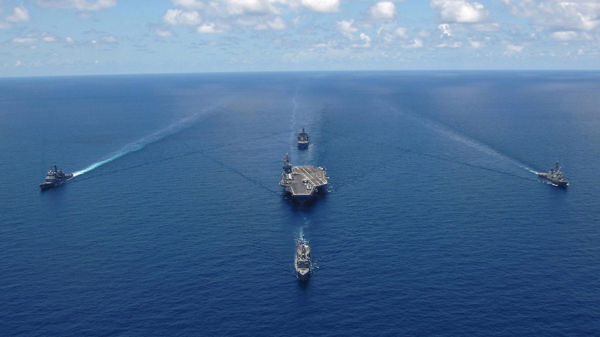 跳水配合默契中立代表队A表现突出，跳水队男女相处